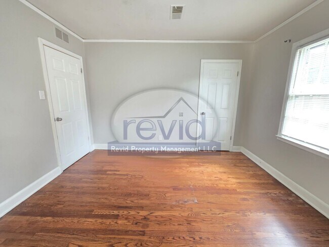 Building Photo - 3 Bedroom Home!!