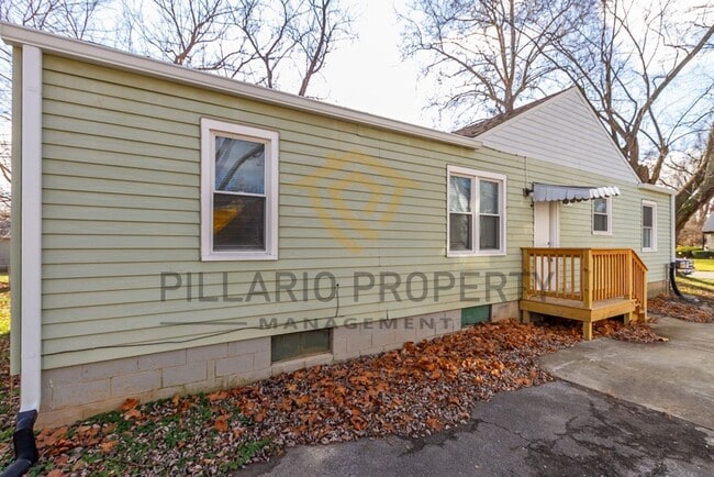 Building Photo - 3 Bed/1 Bath Bungalow near Wes Montgomery ...