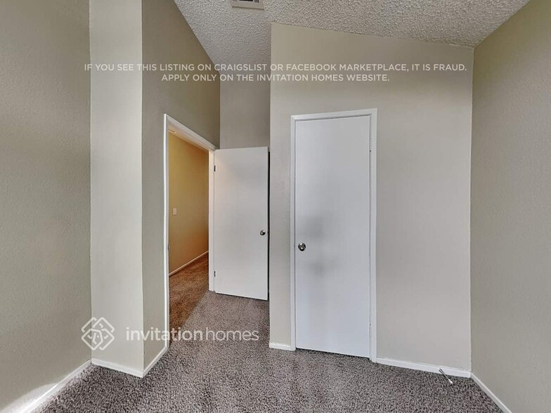 Building Photo - 14566 Southwood Dr