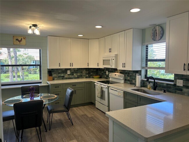 Building Photo - 6142 SE Landing Way