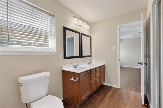 Building Photo - 9120 Sun Haven Way