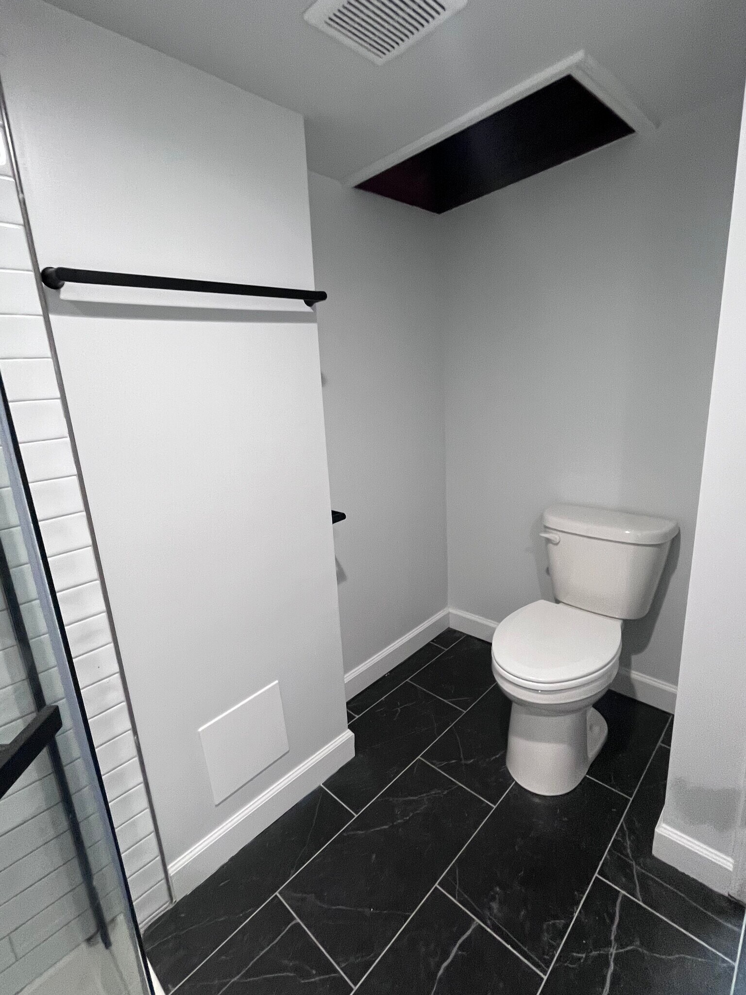 Lots of Wall Space for Towels - 409 S Spring St