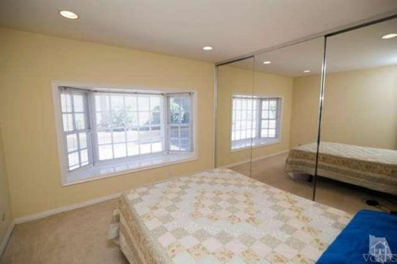 Building Photo - 2364 N Fernview St