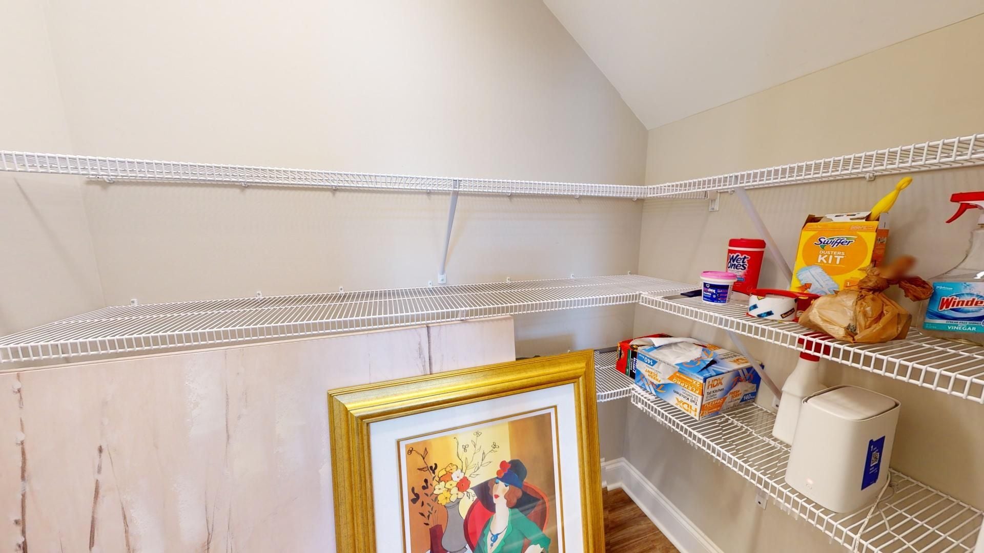 Building Photo - Like New Colonial Style Townhome close to Downtown Opelika