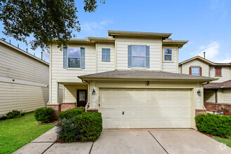 Building Photo - Spacious 3-Bedroom