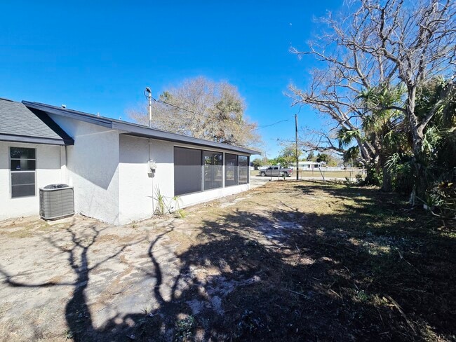 Building Photo - 843 42nd St S