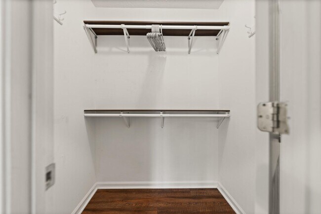 Building Photo - 1409 Pleasant Ridge Dr