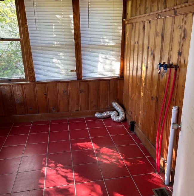 Building Photo - 110 E Burgess St