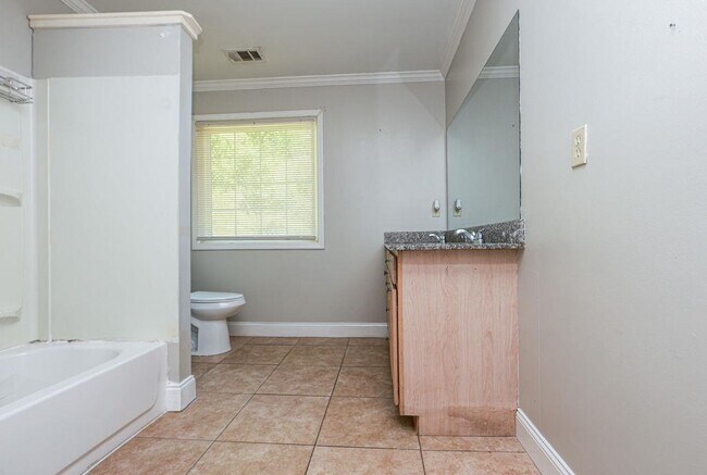 Building Photo - 3873 King Edward Trail SW