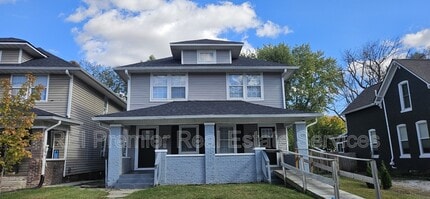 Building Photo - 933 N Dearborn St