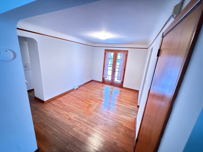 Building Photo - 4820 Green Rd