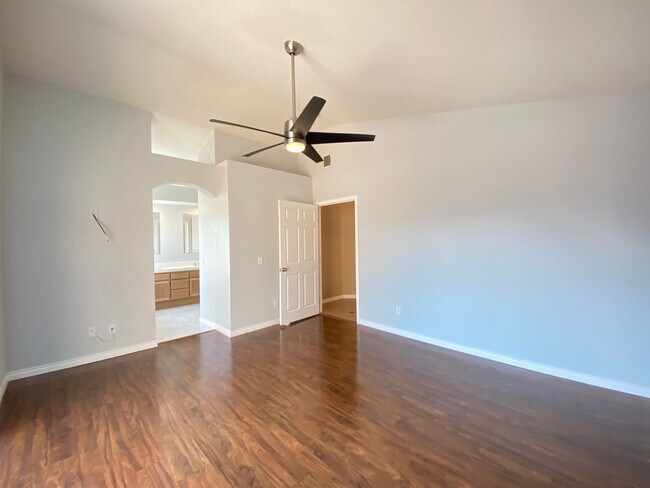 Building Photo - Santa Fe Hills 4 Bedroom Home