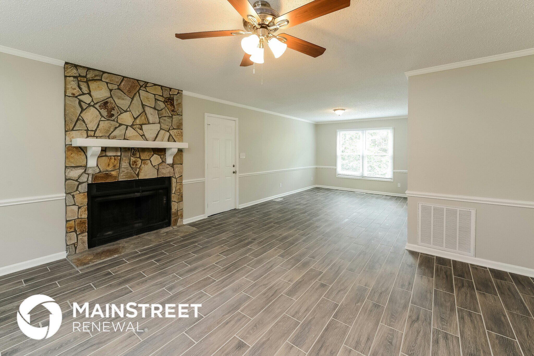 Building Photo - 2359 Oakton Dr