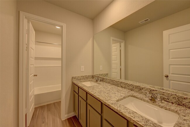 Building Photo - 13856 Goldeye Dr