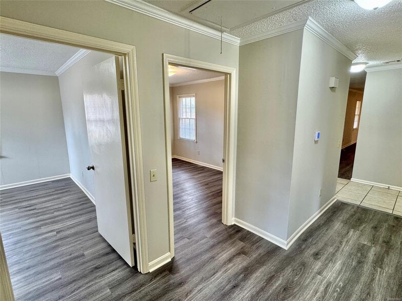 Building Photo - 535 Larkin Ln