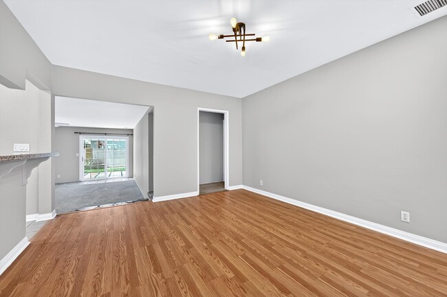 Building Photo - 4913 Premiere Ave