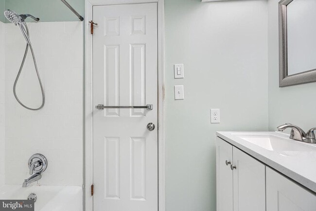 Building Photo - 4312 Silver Spring Rd