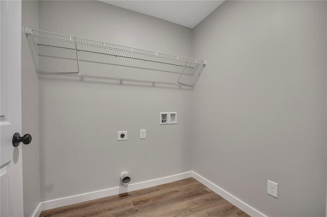 Building Photo - 411 Hardy Ave SW
