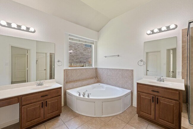 Building Photo - 2617 Salorn Way