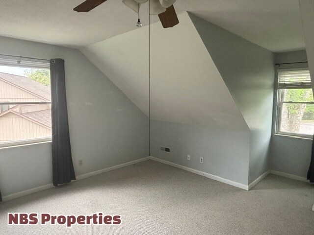 Building Photo - 7404 Foxglove Ln