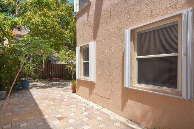 Building Photo - 10691 NW 12th Dr