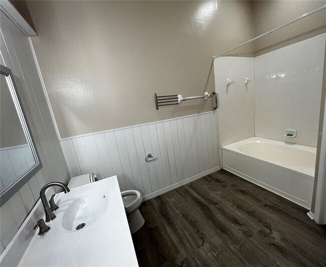 Building Photo - 8526 HUNTERS KEY Cir