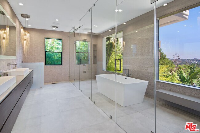 Building Photo - 4130 Parva Ave