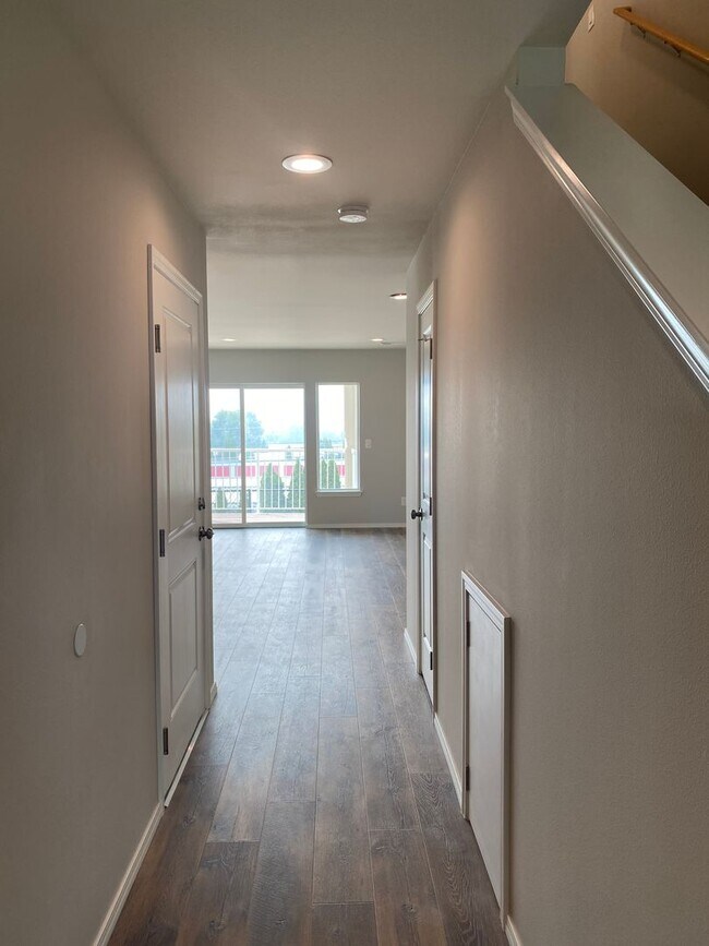 Building Photo - Apple Casitas Condominiums