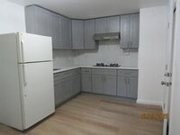 Building Photo - 319 Valley St