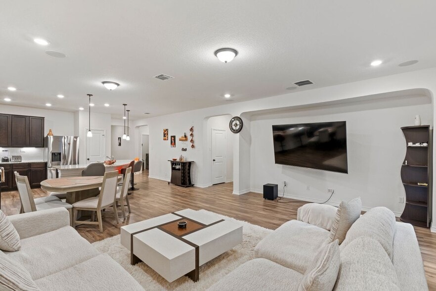 Building Photo - 5714 Agave Spine