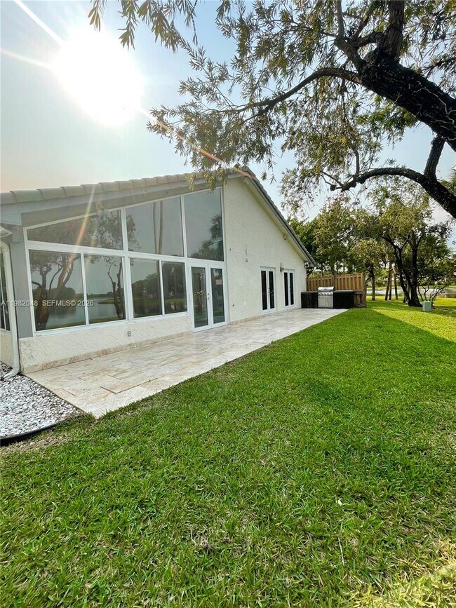 Building Photo - 2100 Tallahassee