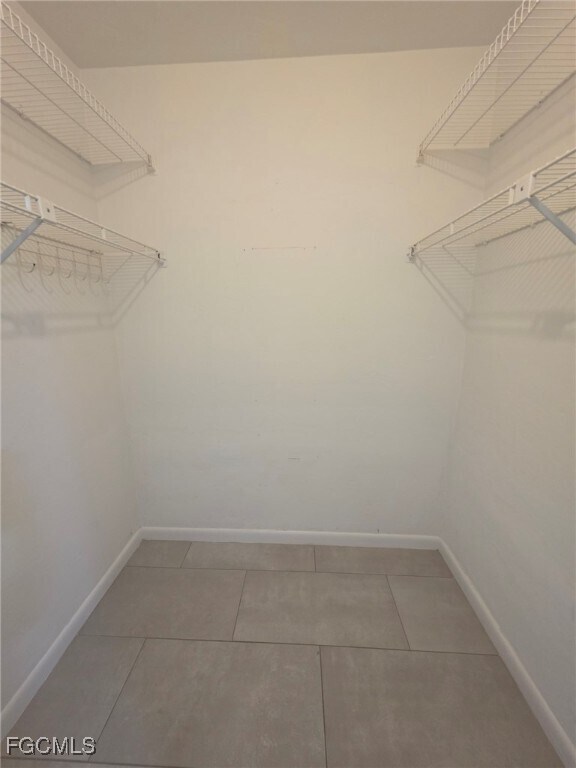 Building Photo - 10452 Lakeport Ct