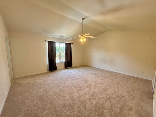 Building Photo - Room to Breathe! 5 Bedroom Home in Desirab...