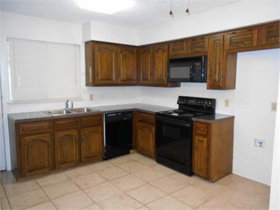 Building Photo - 3315 Kensington Dr