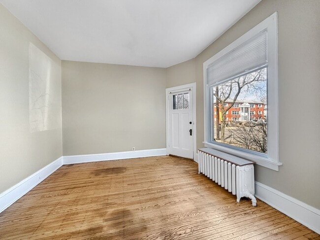 Building Photo - 1019 W 31st St