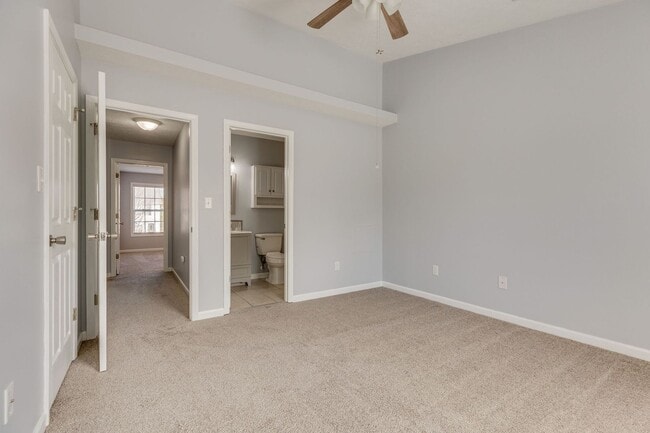 Building Photo - Now Available | 2 Bedroom 2.5 Bath | Bristol, TN