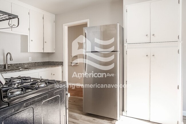 Building Photo - 4959 N Trenton Ave