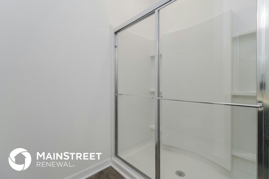 Building Photo - 101 Hidden Lk Lp