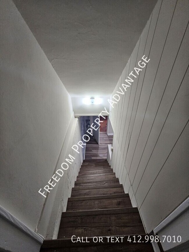 Building Photo - 462 McKinley Ave