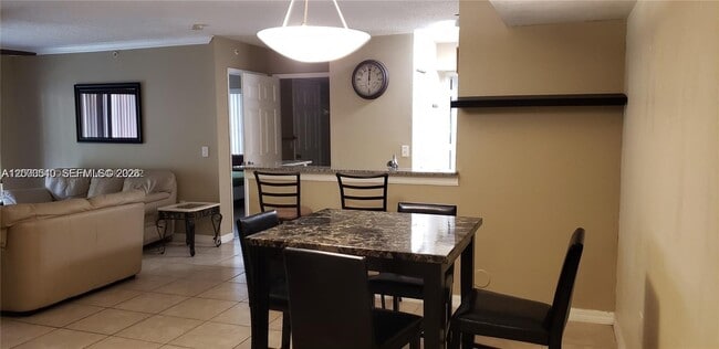 Building Photo - 2496 Centergate Dr