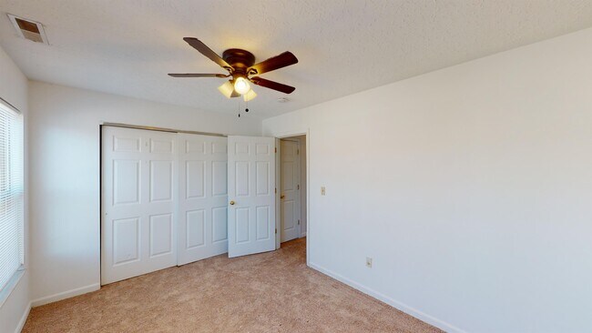 Building Photo - 2229 Symmes St