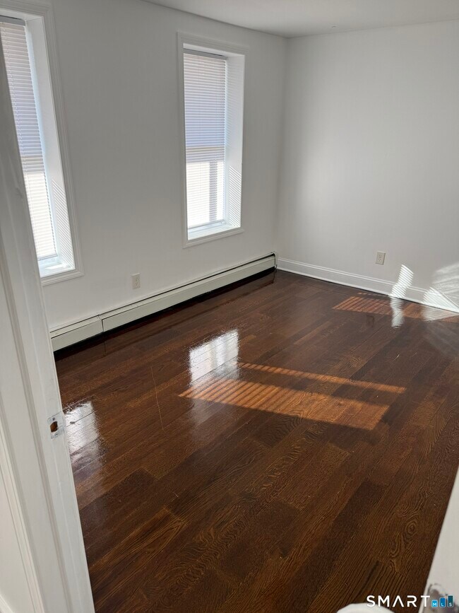 Building Photo - 29 Moulthrop St