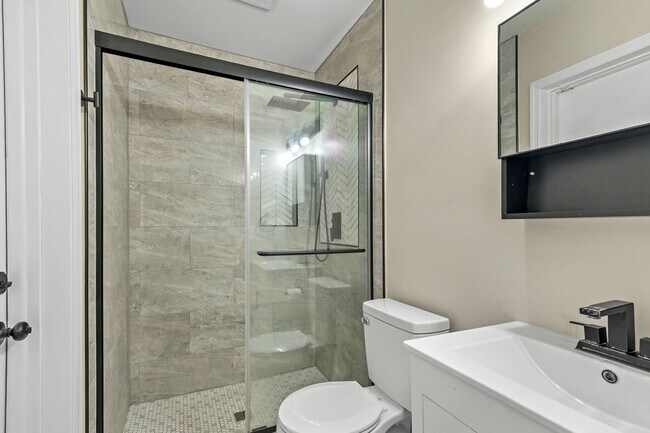 Building Photo - Renovated Winter Park Pines Home for Lease