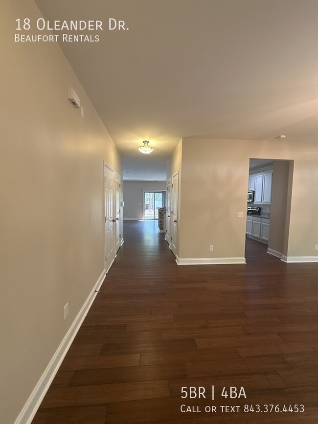 Building Photo - 18 Oleander Dr