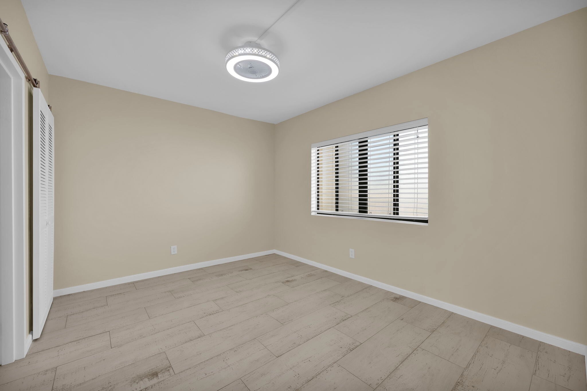 Building Photo - 601 1st St S