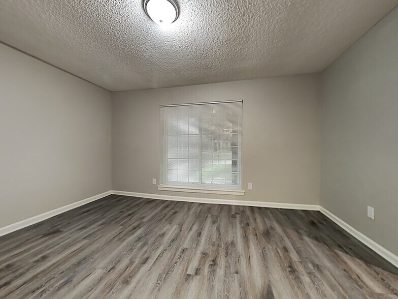 Building Photo - 25311 Mill Pond Ln