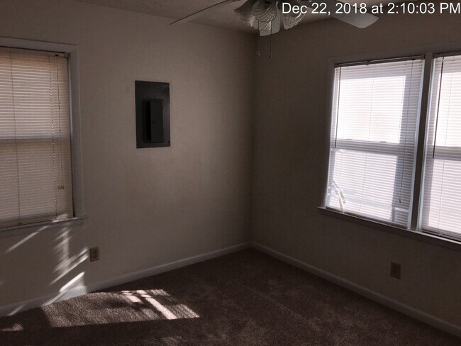 Building Photo - 6506 Delliert Ct