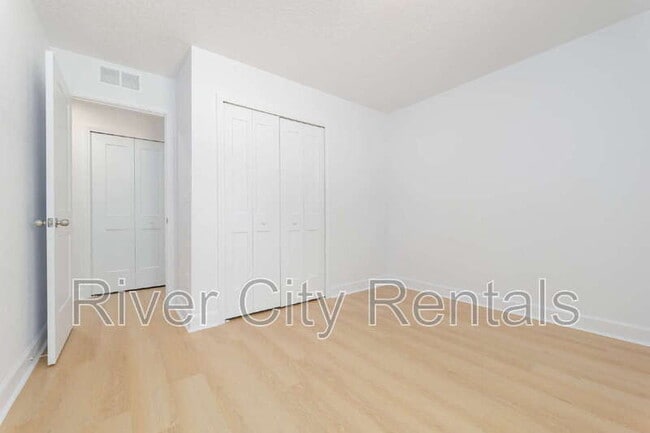 Building Photo - 5403 Laredo St