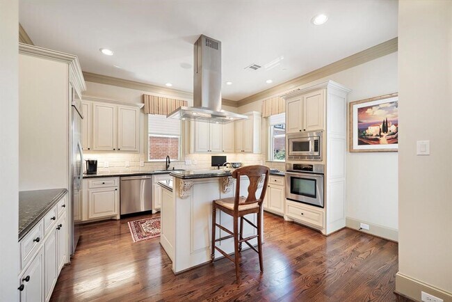 Building Photo - 1308 Lake Pointe Pkwy