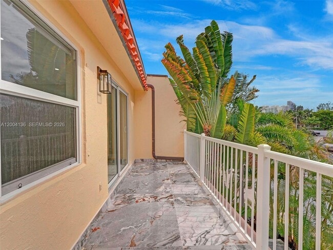 Building Photo - 3744 NE 167th St